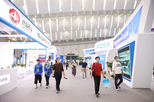 佛山科創(chuàng)盛宴 全國發(fā)明展2300余項(xiàng)成果匯聚，教育科技引領(lǐng)未來